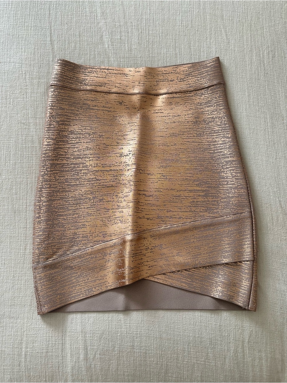 BCBGMAXAZRIA Rose Gold Metallic Bandage Mini Skirt Size Small